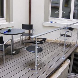 Frei Holz & Textilien GmbH Terrasse aus Holz mit Möbeln